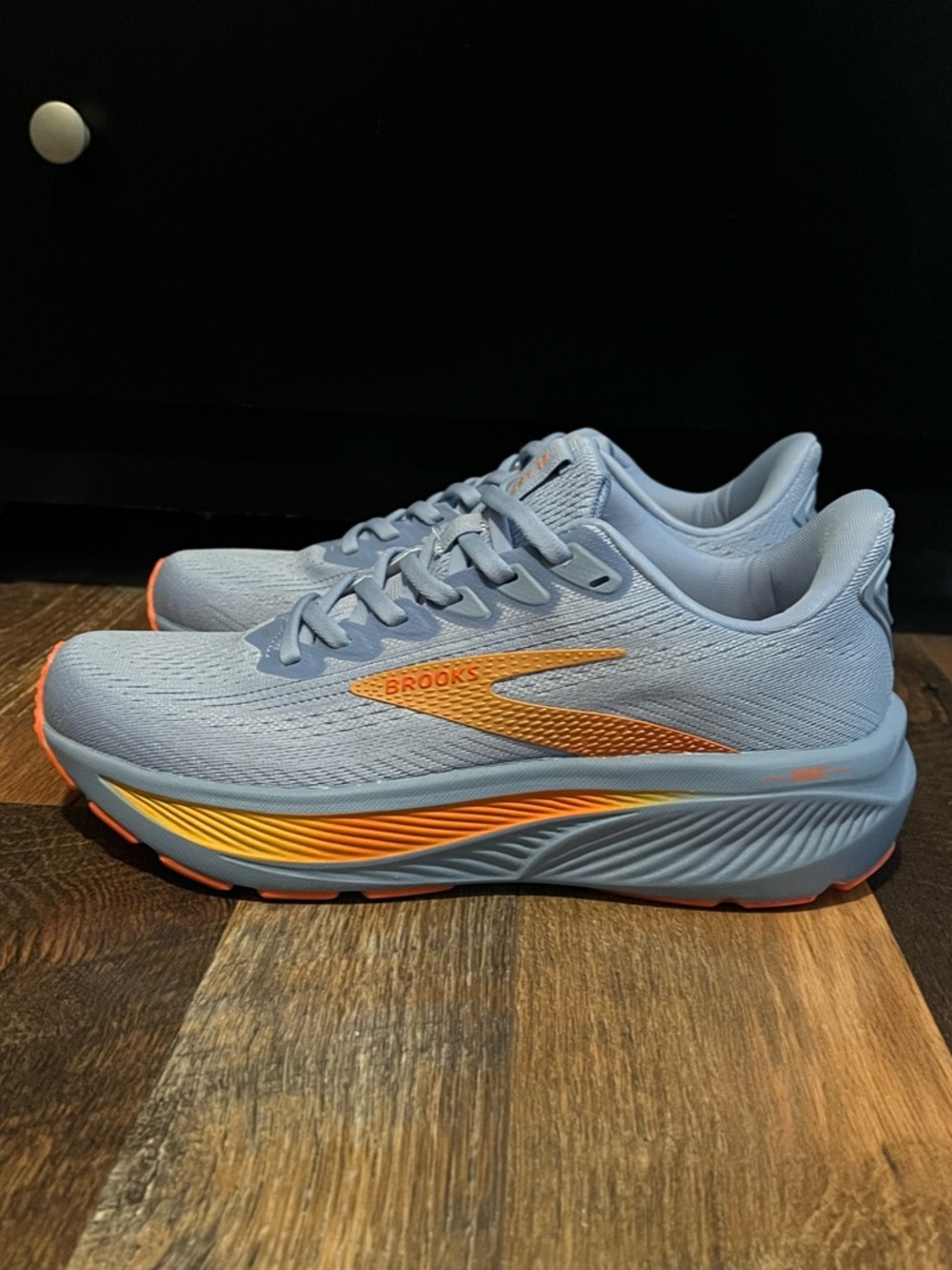 BRAND NEW Women’s Size 8 Brooks Ghost 17 Pale Blue Sneakers with Orange Logo - Picture 2 of 15